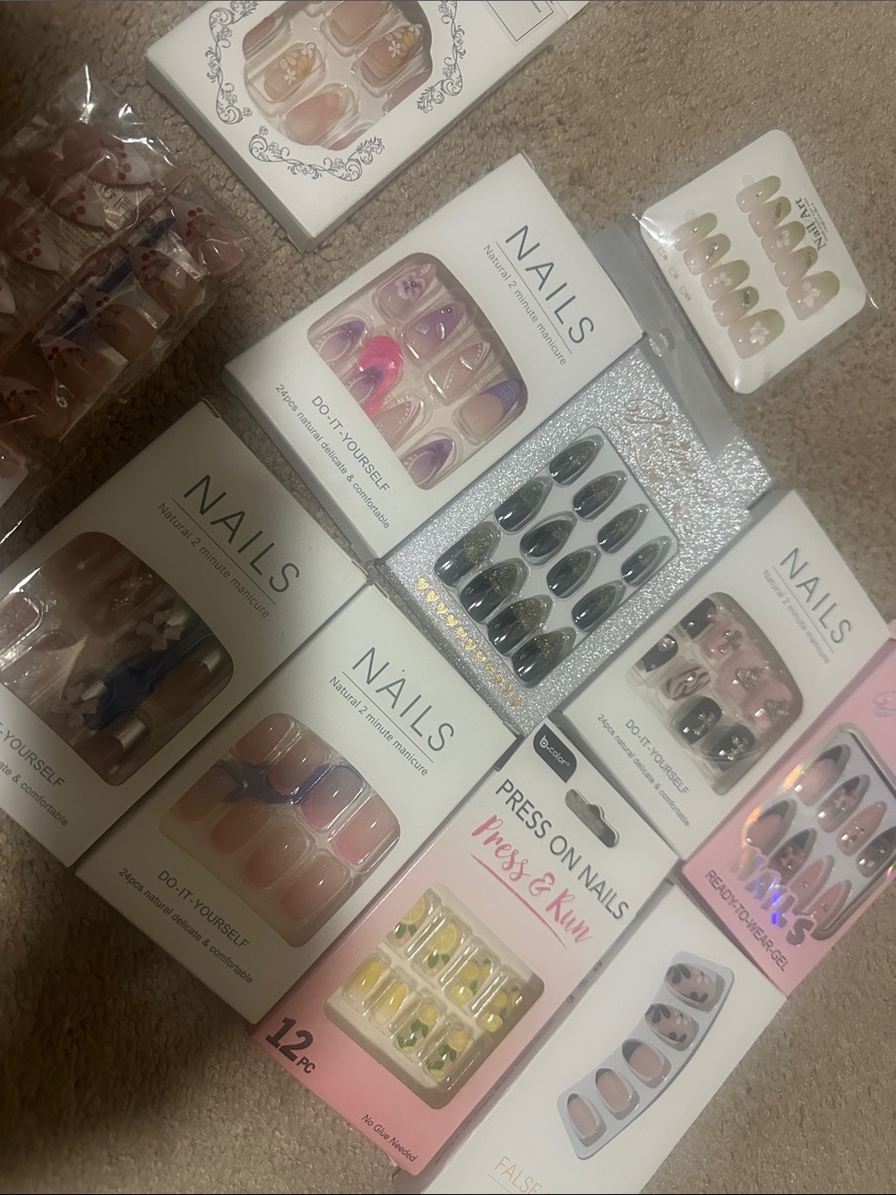 Set of 11 press on nail sets new
